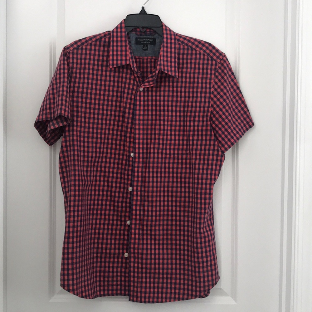 Men’s casual button down shirt